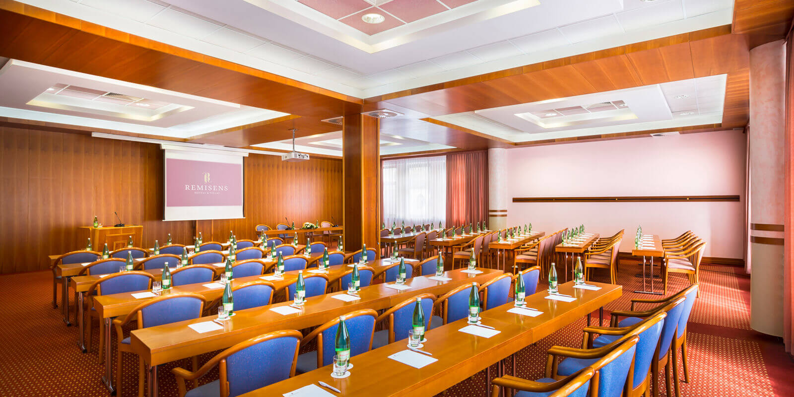 KONFERENČNE DVORANE
